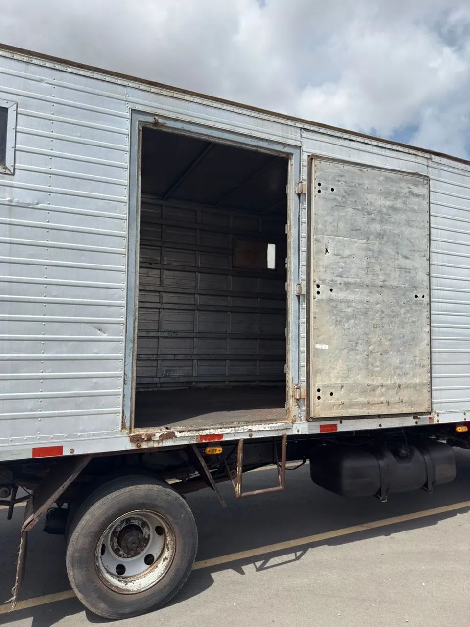 Mercedes bens 710 plus  - Foto 14