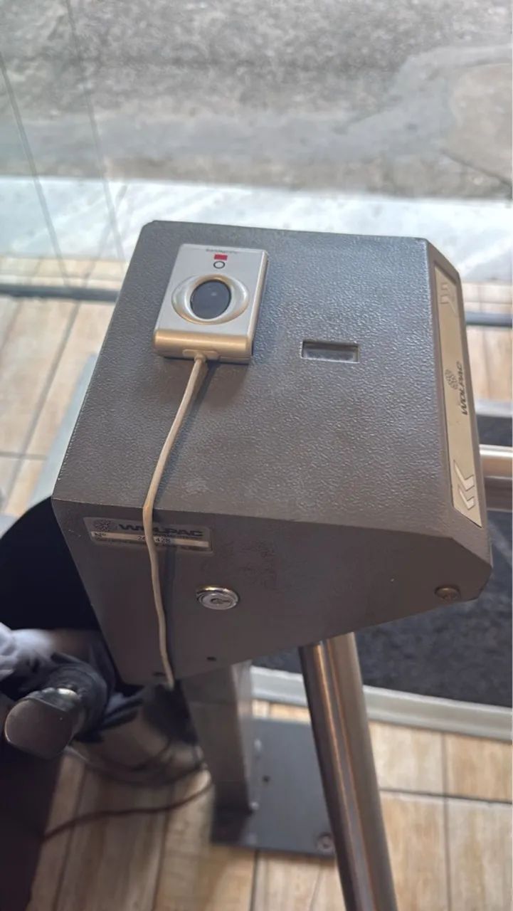 VENDO CATRACA WOLPAC SEMI NOVA