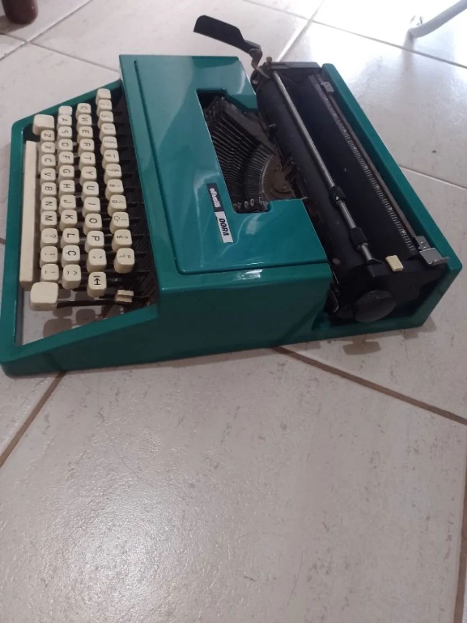 Máquina de escrever Olivetti Dora - colecionadores64861128559490123