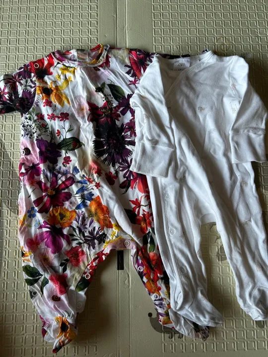 Kit com 2 macacões - 1 a 3 meses