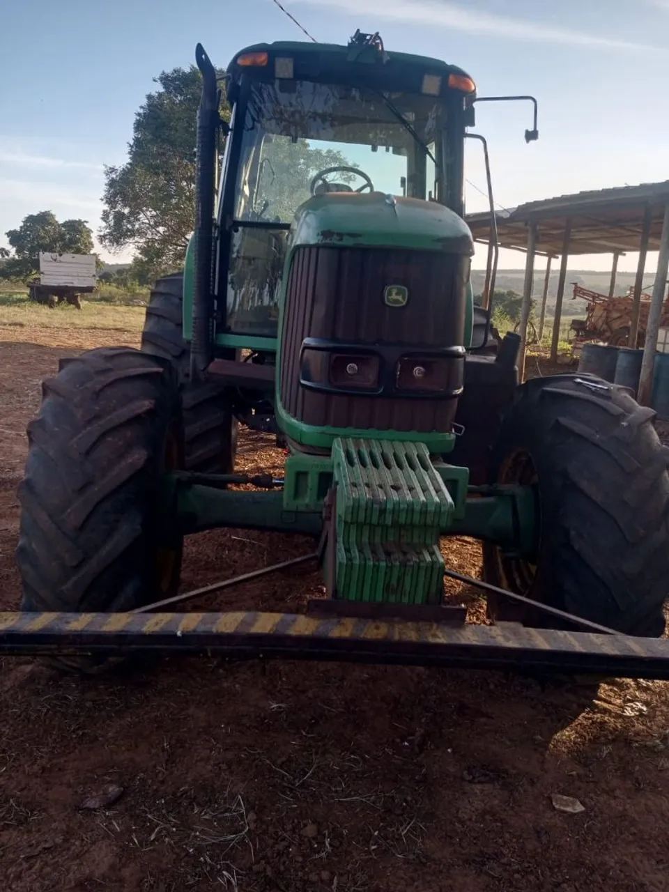 Vendo Trator John Deere 6165J ano 2012 com 10.000hrs em perfeitas condições