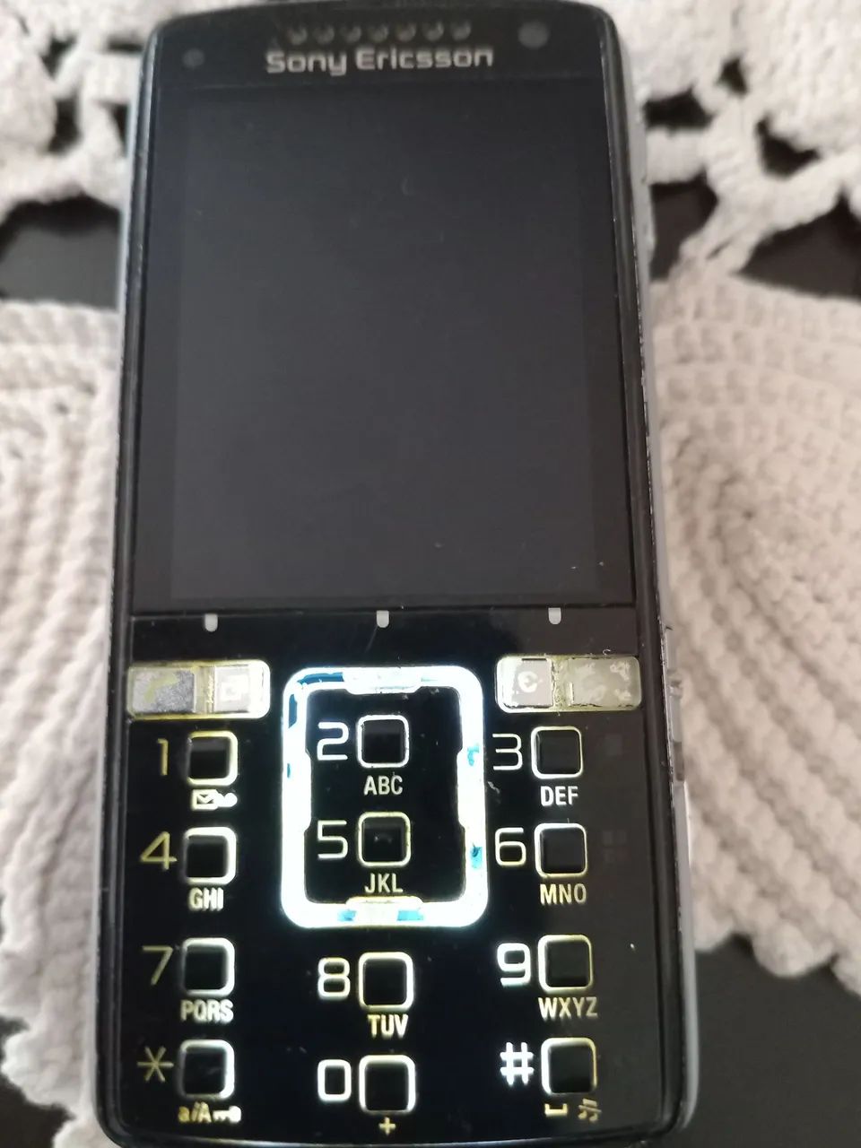 Antigo celular Sony Ericsson k850 no estado lê descrição 
