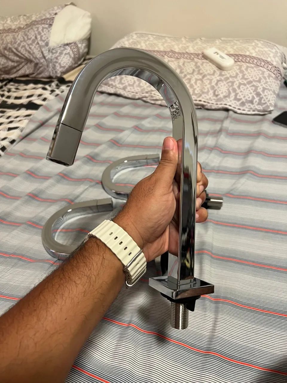 Torneira de Banheiro Cromada Nova - Foto 3