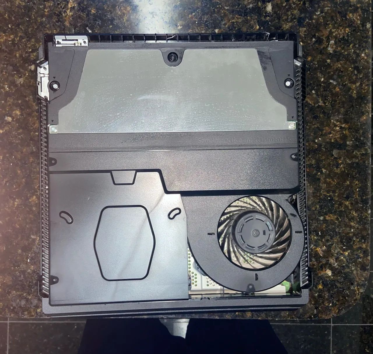 PlayStation 4 pro 1TB mais controle - Foto 3