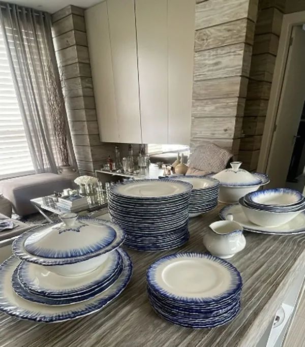 Antigo aparelho de jantar em porcelana inglesa, de família - Foto 3