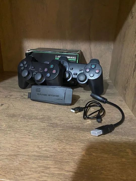 Game Stick 4k lite 2 controles mais cartão SD 64gb