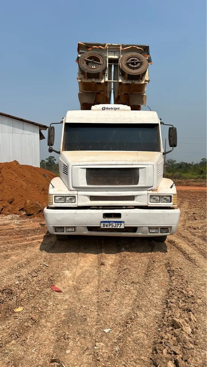 Caminhão 1935 pronto para trabalhar 160 mil engatado e com pneus