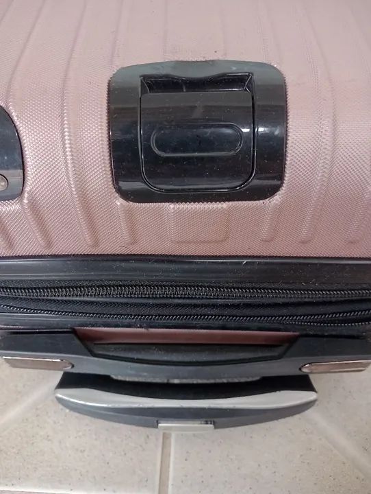 Mala pequena rosa conforme as fotos  - Foto 2