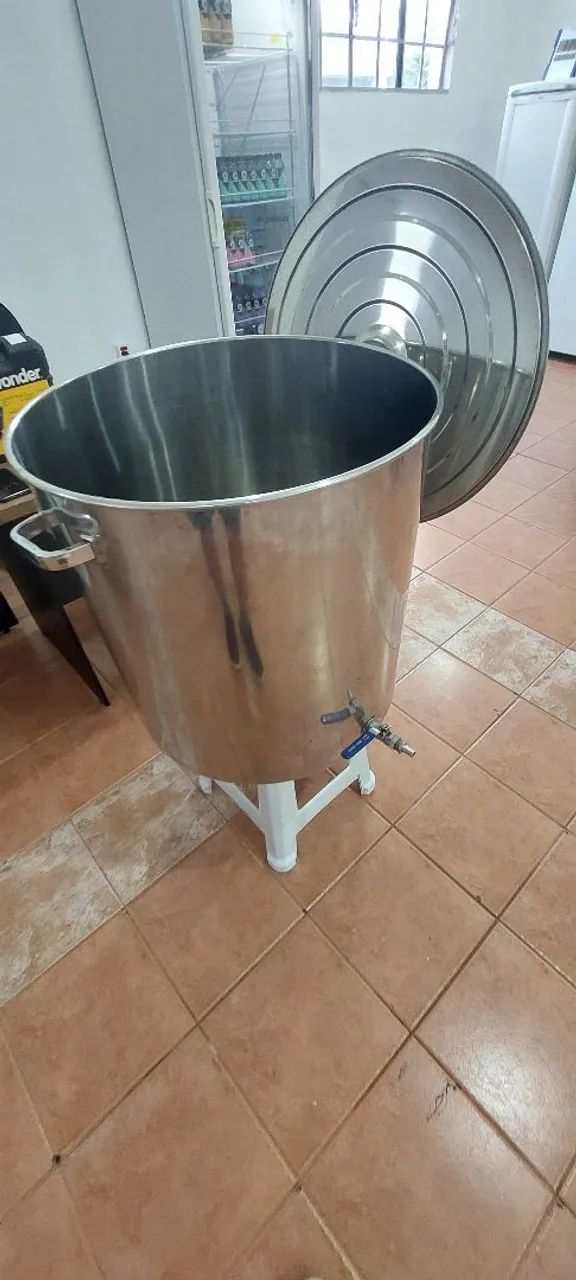 Tanque de Inox 130 Litros com Torneira