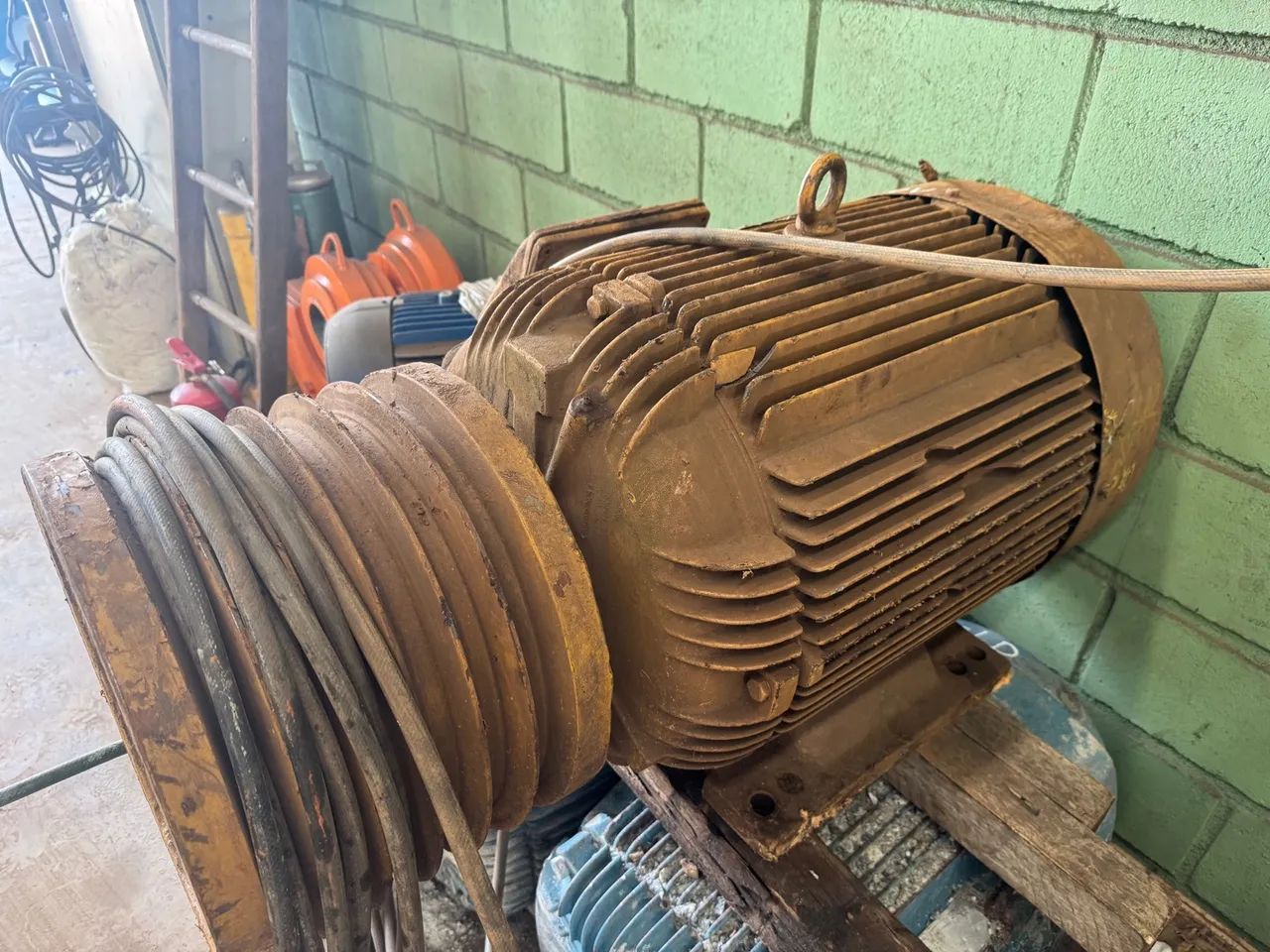 Motor Eletrico 60 CV 6 polos  - Foto 2