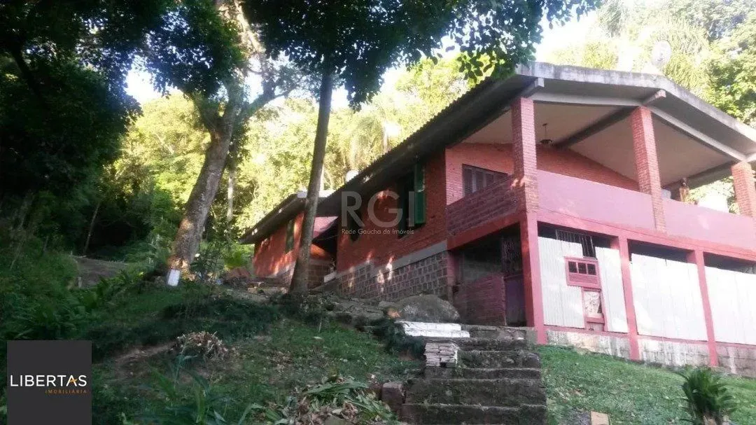 Sítio para Venda - 240m², 3 dormitórios, sendo 2 suites, 6 vagas - Ponta Grossa