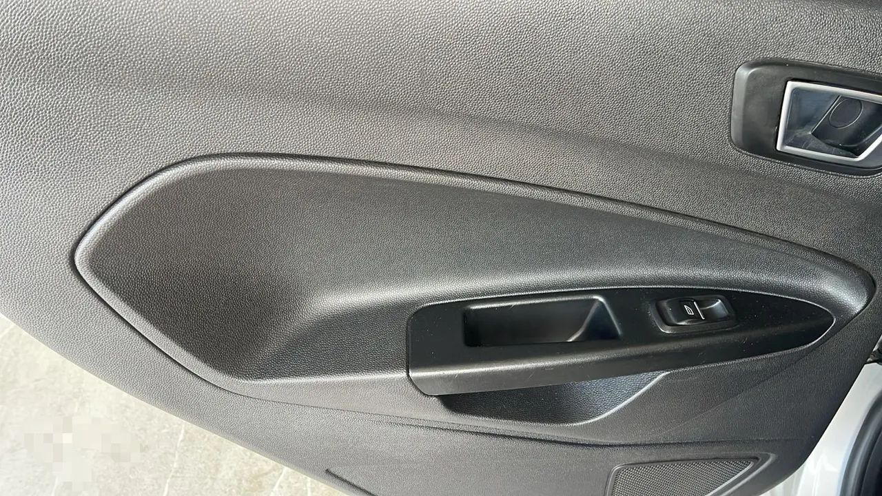Ford Fiesta 1.6 5P AT - Foto 4