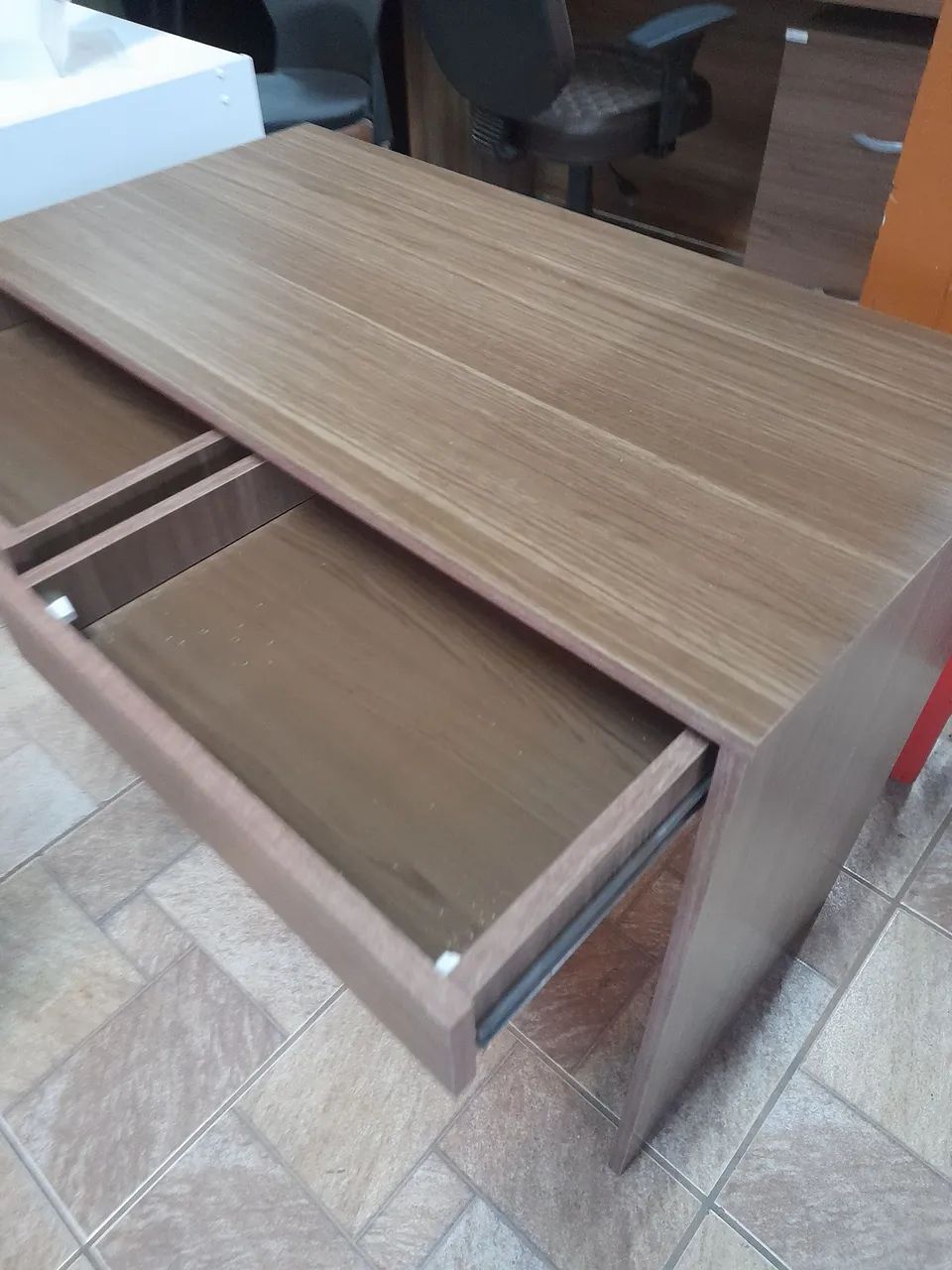 Mesa escrivaninha Reta com gaveta - Nova - Foto 2
