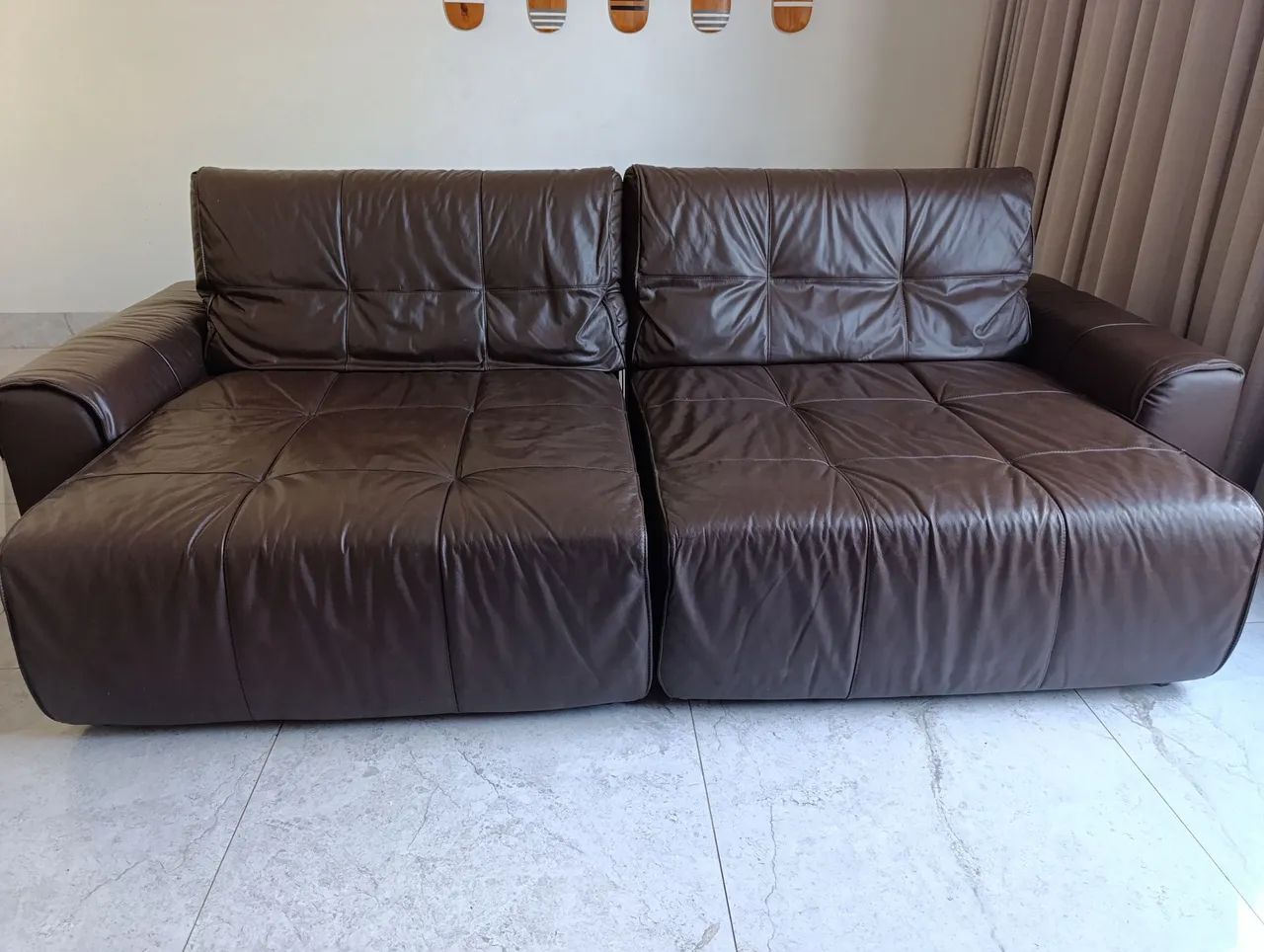 Sofá de couro64595872051457122