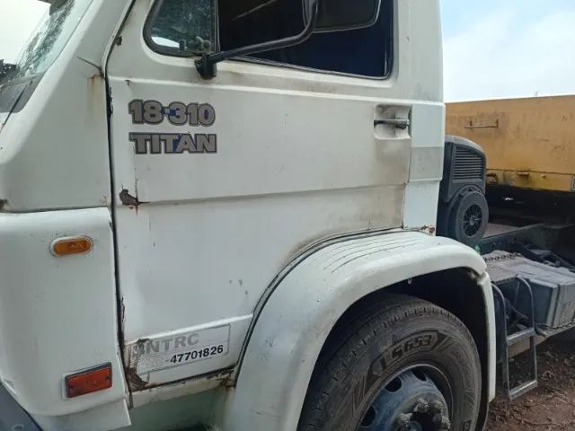 VW TITAN 18310 ANO 2003 - Foto 5