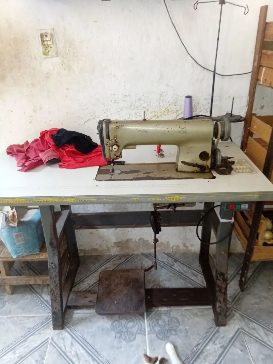 Maquina de costura reta