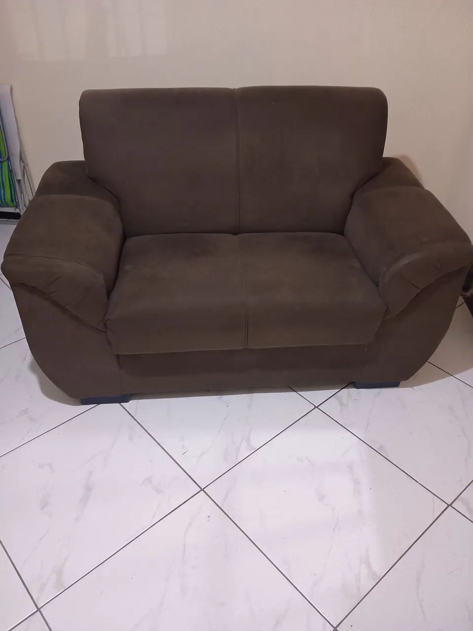 Vendo sofá de dois lugares  - Foto 2