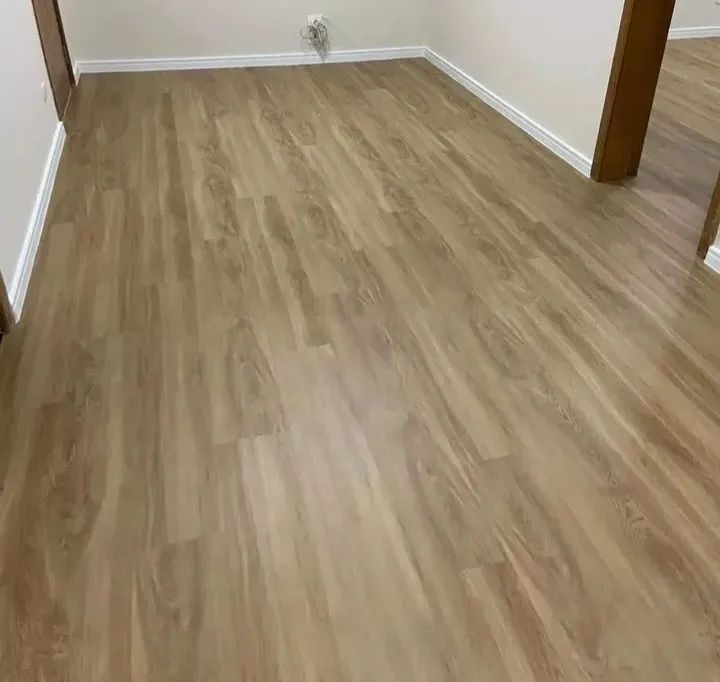 Instalador de Piso Vinílico e Rodapé