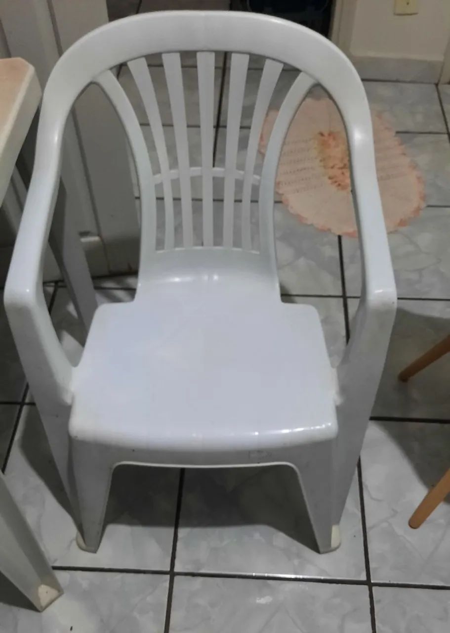 Vende se mesa com duas cadeiras  - Foto 4