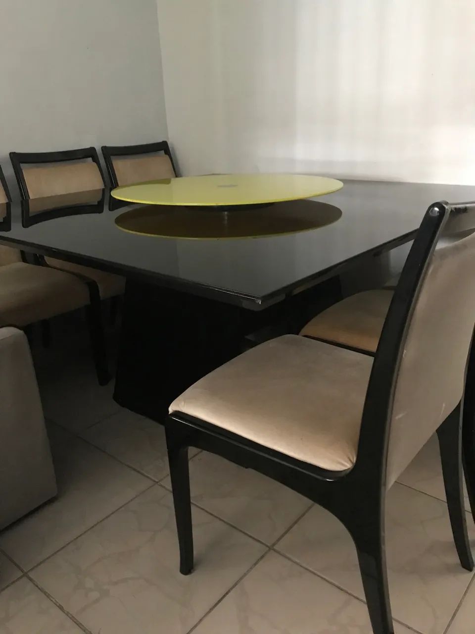 Mesa de vidro com tampo giratório e 6 cadeiras - Foto 3