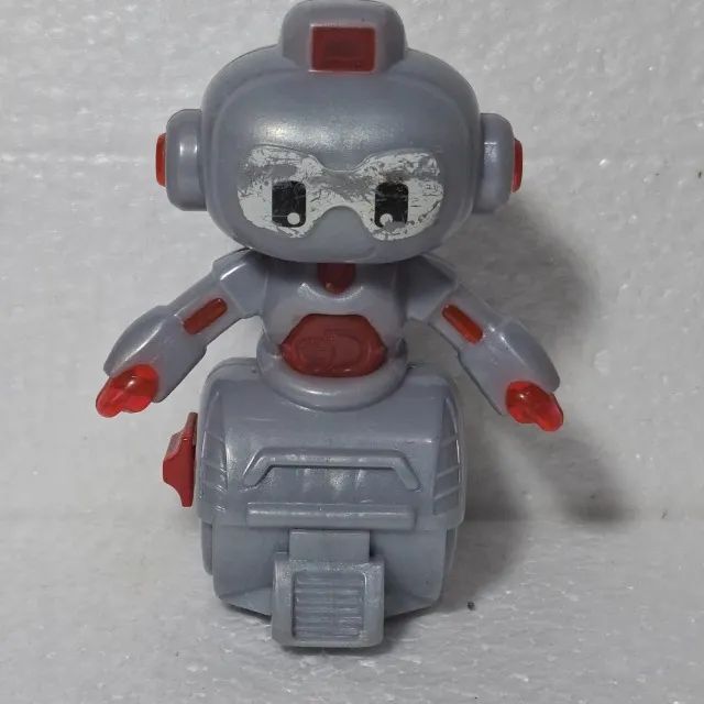 Boneco Robô Prism Bot Discovery Mindblown Mcds 2019