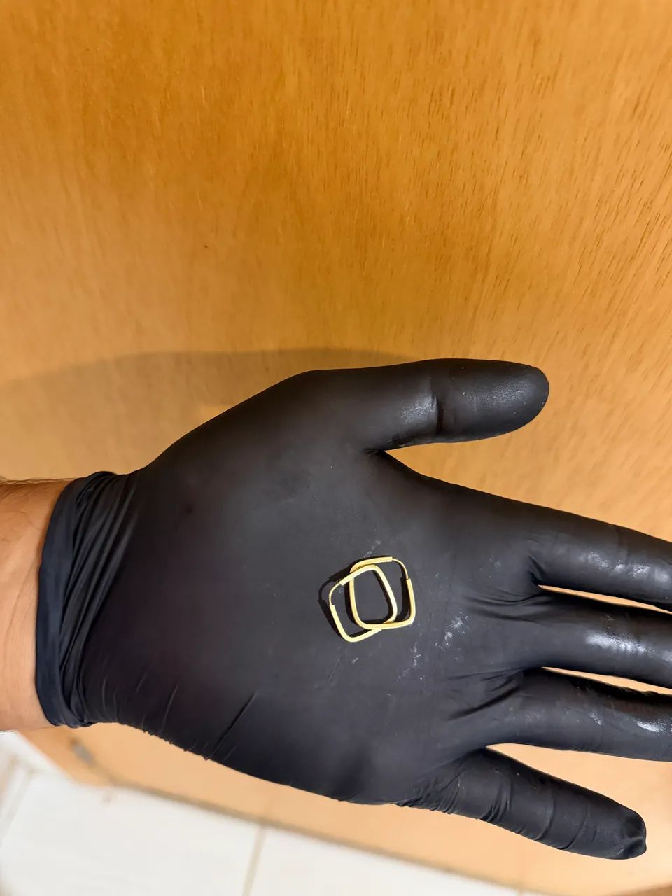 Brinco em ouro 18K