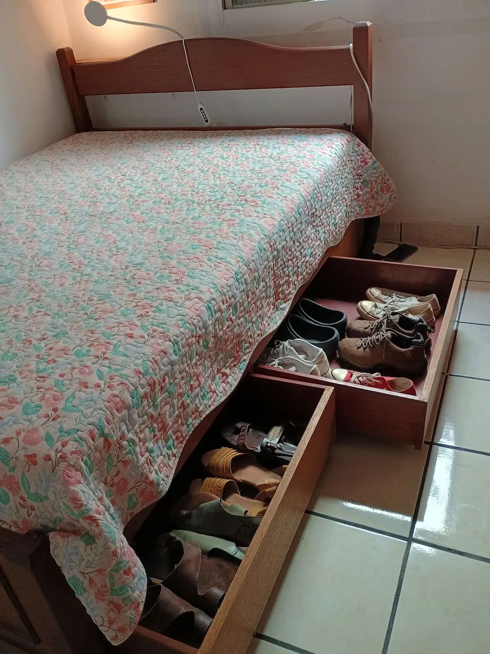 Cama de Madeira Maciça - Preço de Desapego - Foto 2