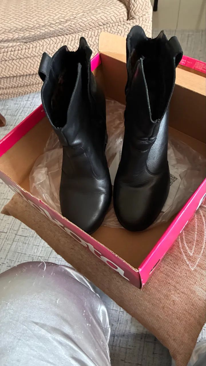 Bota couro da Carmen Steffens 36. - Foto 2