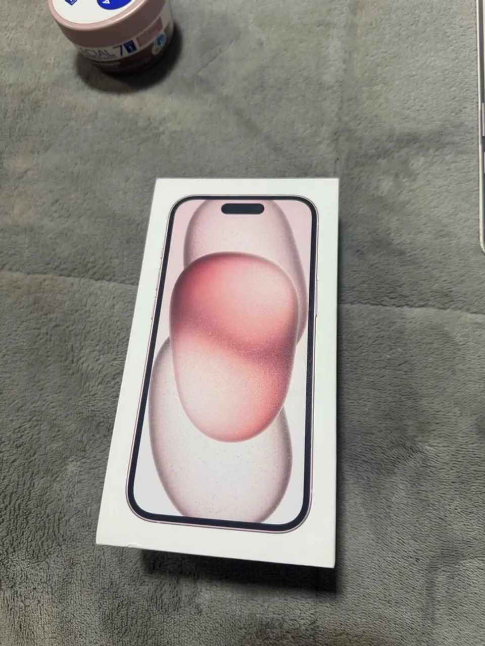 Caixa iPhone 15 original + 2 capinhas