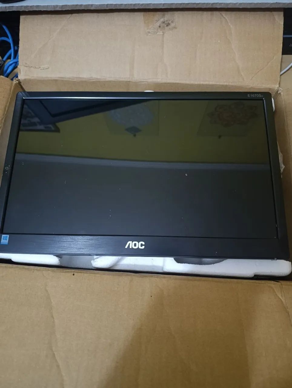Monitor AOC novo sem uso na caixa