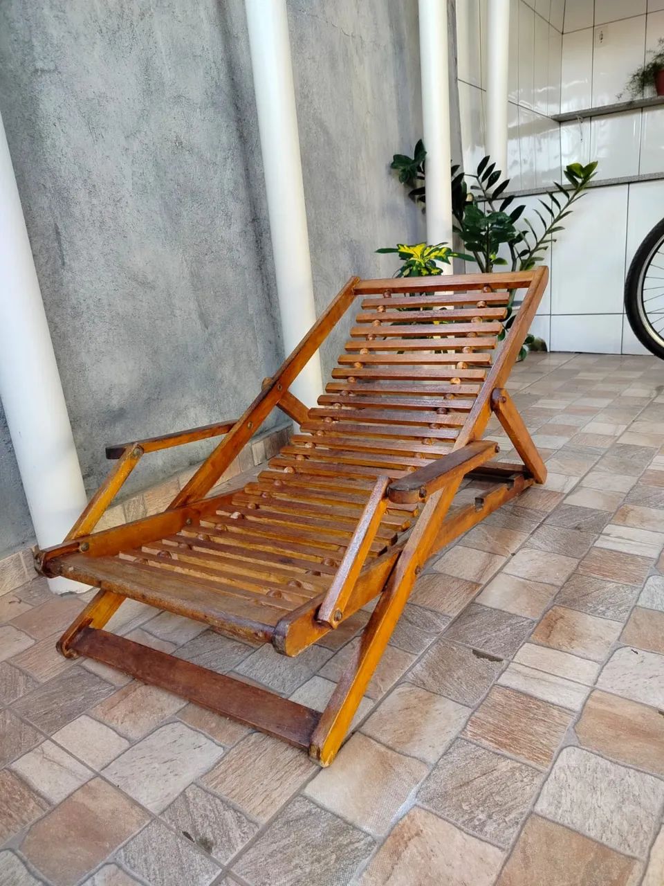 CADEIRA DE MADEIRA (QUE DEITA) - Foto 3