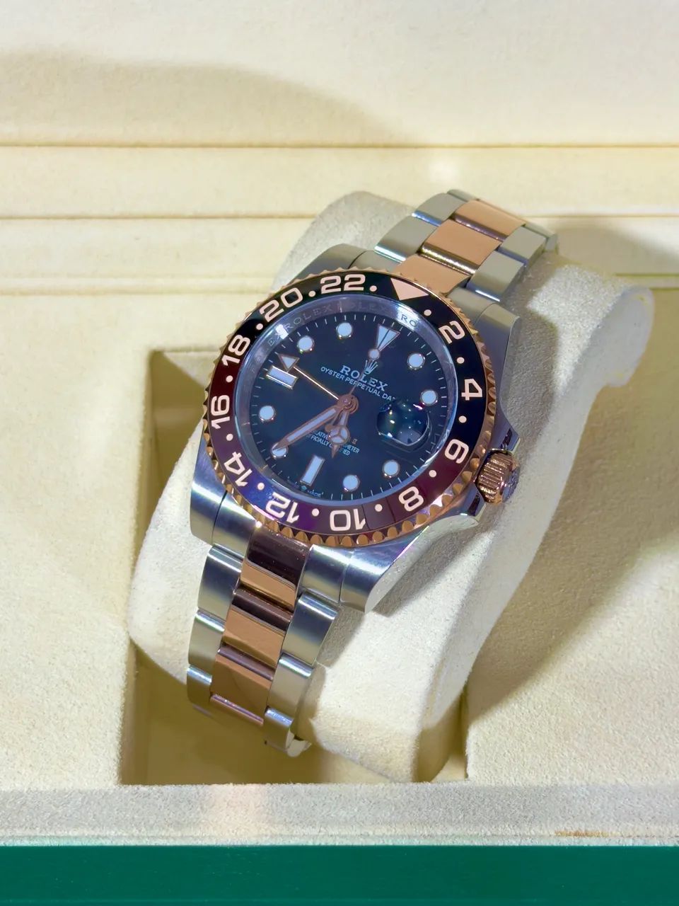 Plus relógio ROLEX GMT MASTER II ROOTBEER