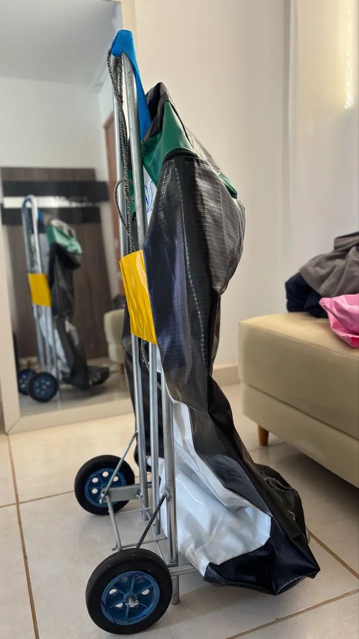 2 BOLSAS LONA IMPERMEÁVEL E CARRINHO REFORÇADO  - Foto 3