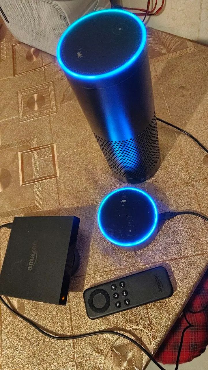 Echo Plus 2個セット + FireTV ALEXA E FIRE TV (NO ESTADO LEIA A DESCRIÇÃO) - Periféricos e