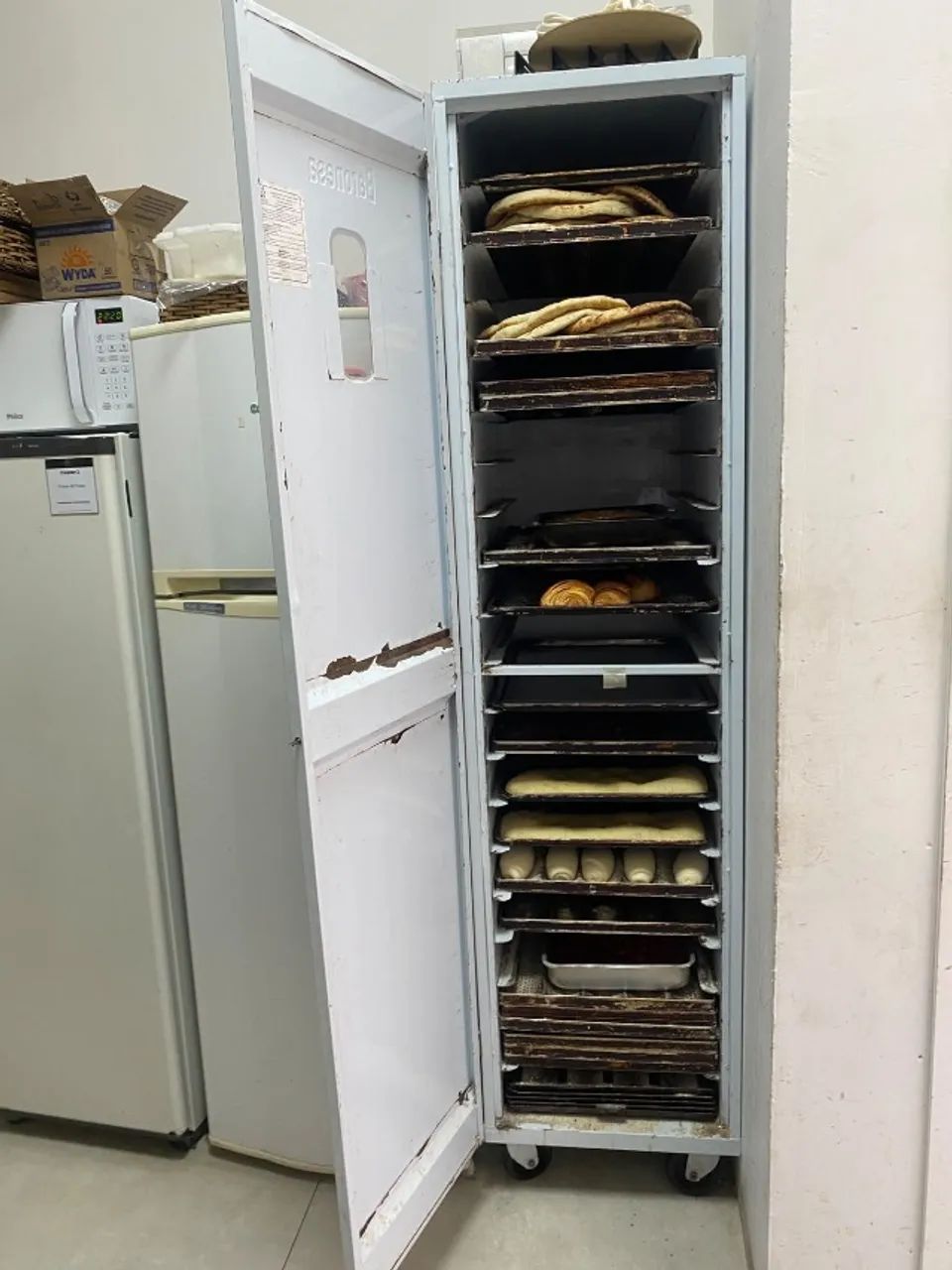 ARMARIO DE PÃO BARONESA SEM ASSADEIRAS