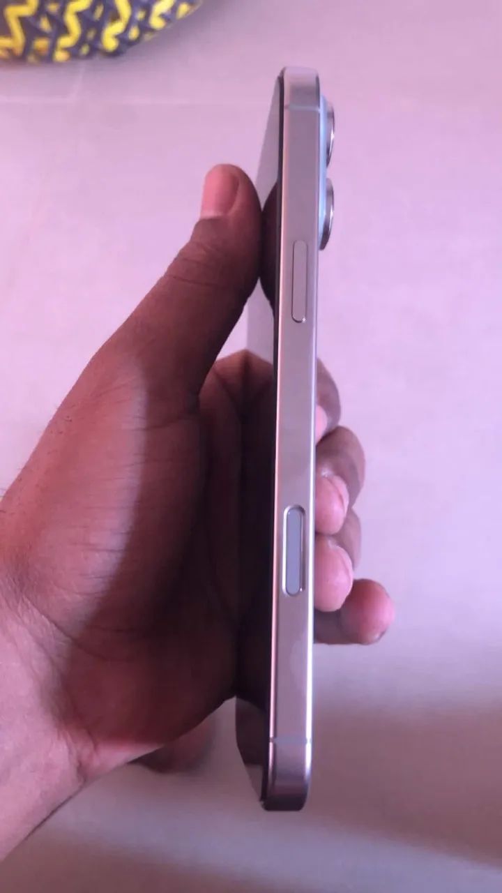 Apple iPhone 16 Pro Max (512) - Titânio natural - Foto 2