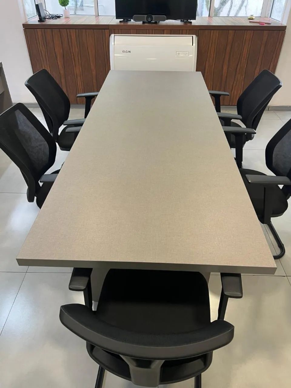 Rectangular Meeting Table465523842094868480