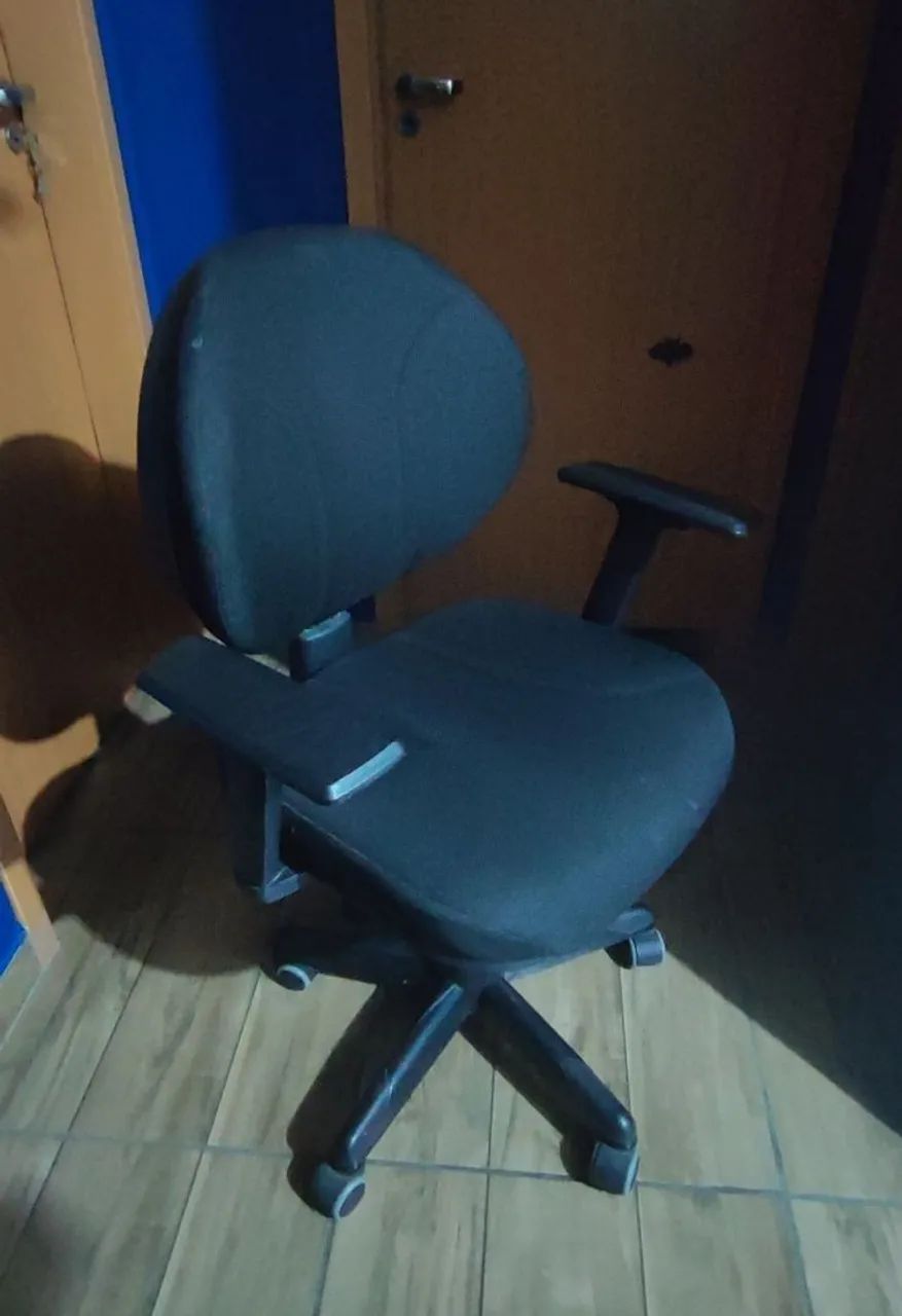 Cadeira de escritório giratória 