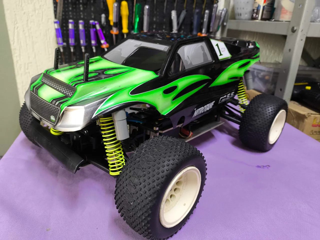 Chassi automodelo Monster Truck SSK thunder Tiger 2 marchas 