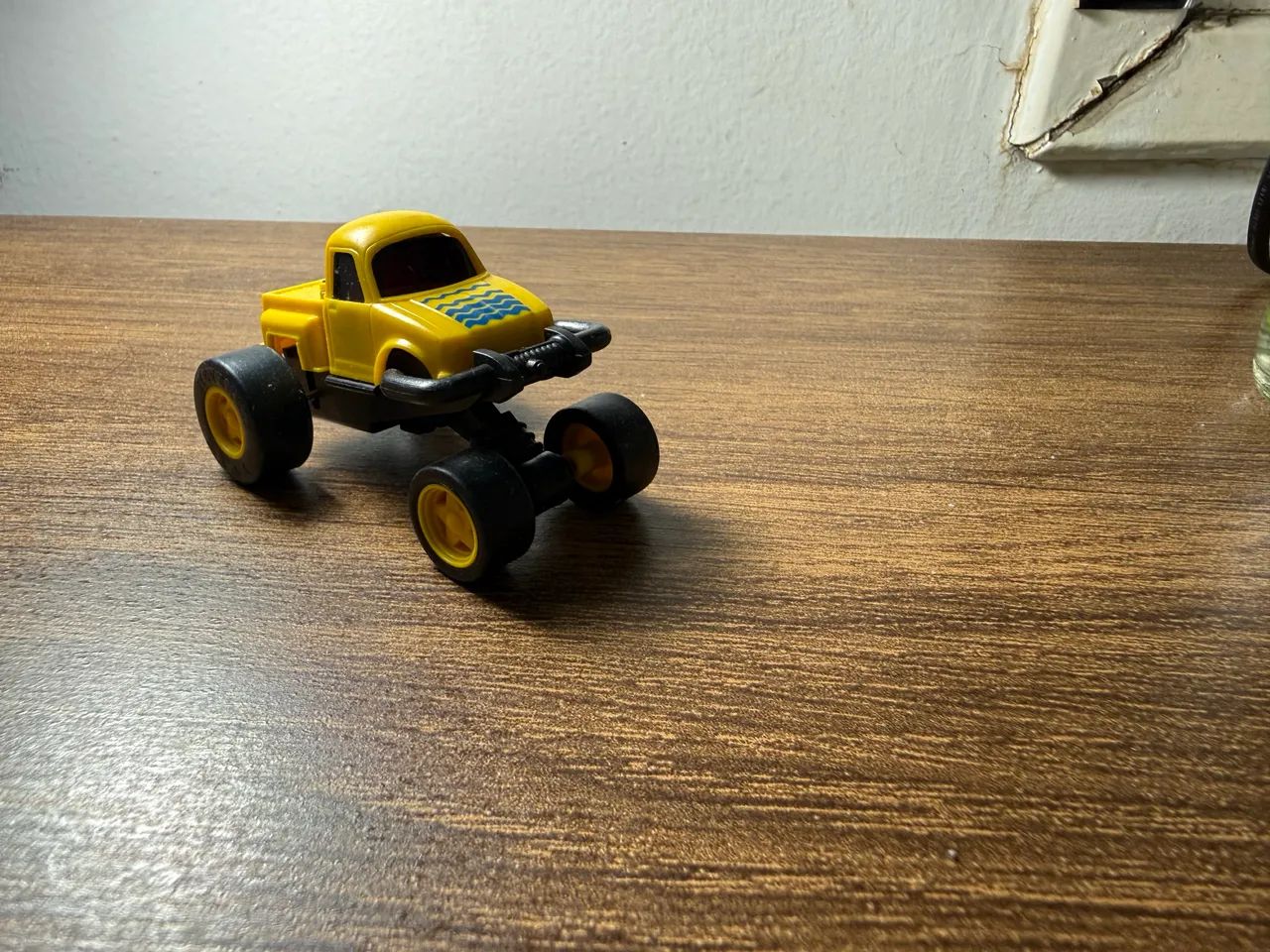 Carrinho com rodas móveis miniatura anos 90  - Foto 2