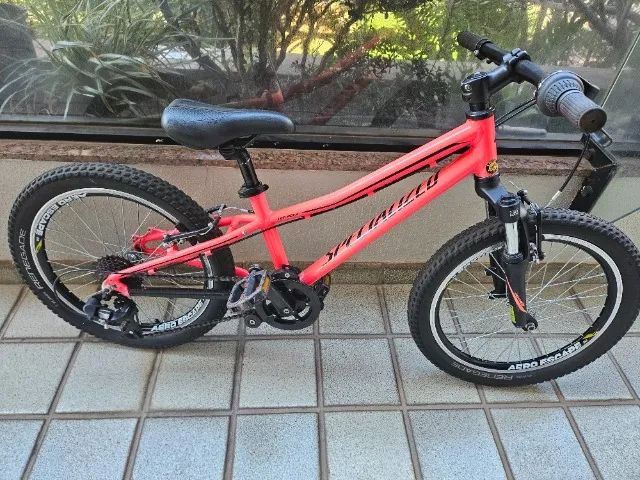 Bicicleta infantil Specialized hot rock aro 20 