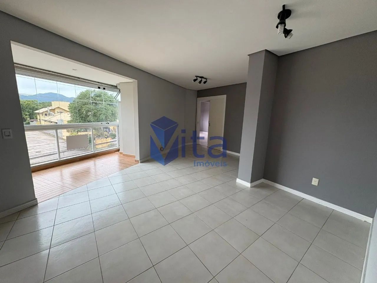 Apartamento mobiliado 2 dormitórios na Praia da Cachoeira do Bom Jesus - Foto 2