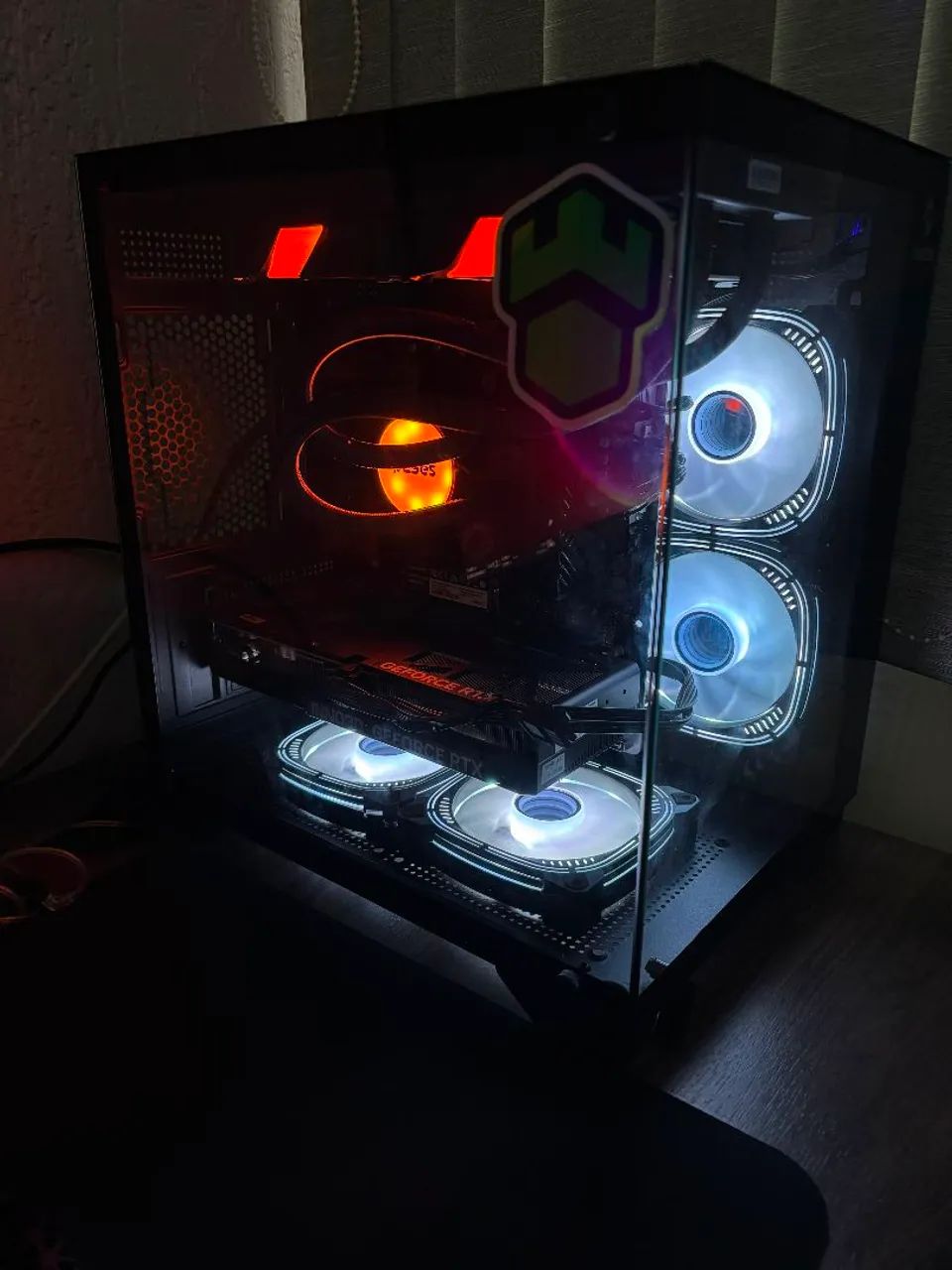 PC GAMER RYZEN 7 + 5060Ti 4 MESES DE USO - Foto 2