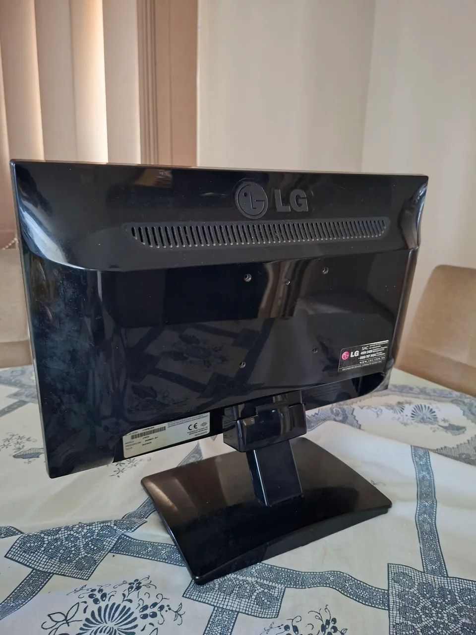 MONITOR LG 16 POLEGADAS EM EXCELENTE ESTADO - Foto 2