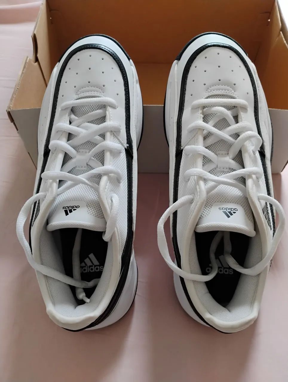 Tênis Adidas