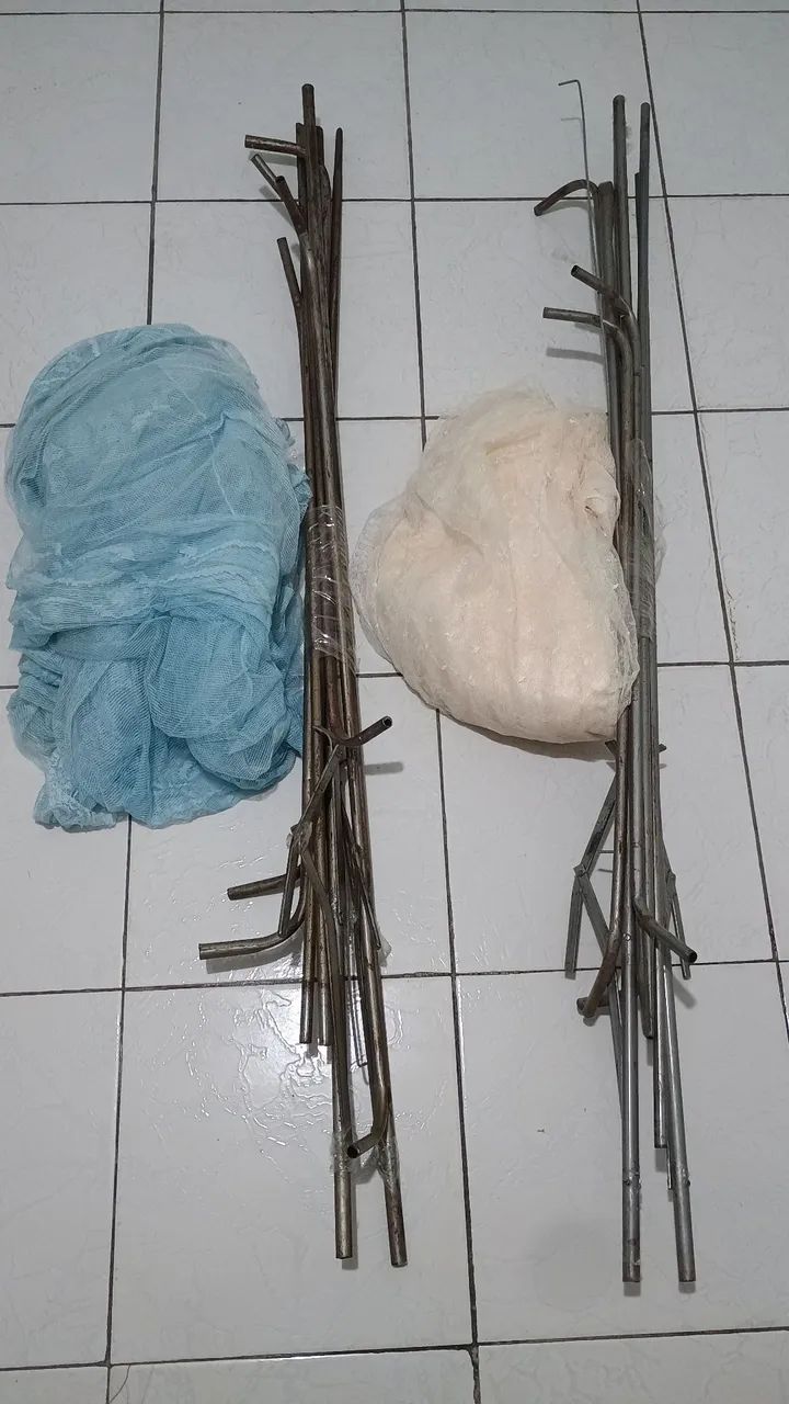 Vende 02 Mosquiteiro de Casal com Armação  - Foto 5