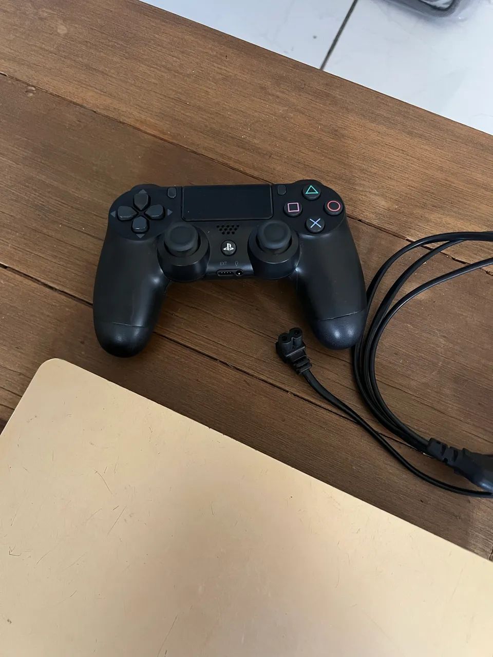 PS4 Edição Limitada Gold + Controle Original - Foto 3