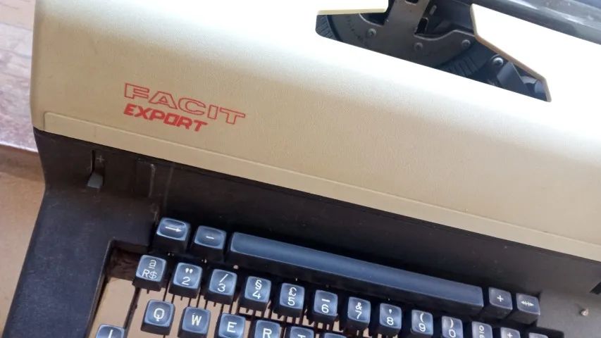 Maquina de Escrever Retro - Foto 2