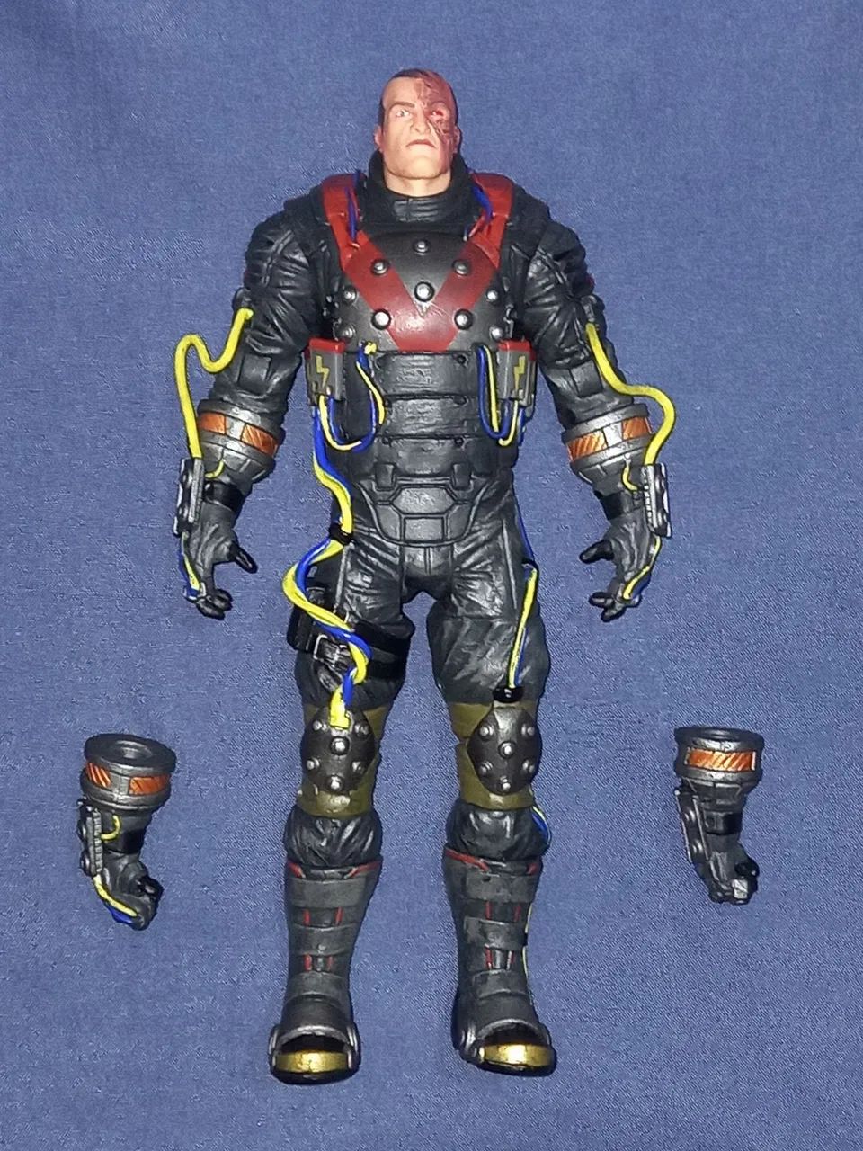 Boneco Eletrocutioner Executor Batman Arkham City Arkham Origins