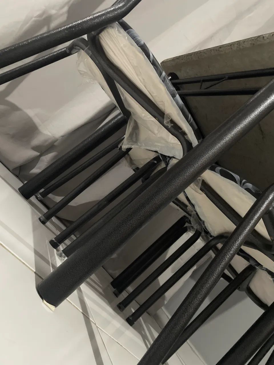 Mesa 4 cadeiras  - Foto 3